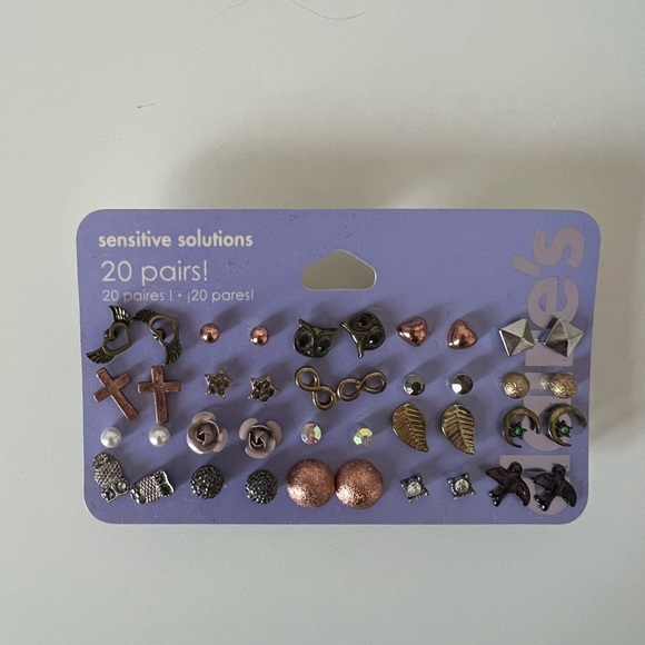 27 pairs of earrings from Claire’s and H&M - Picture 6 of 10